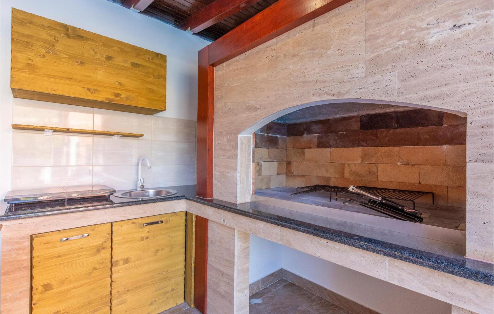 Nice Apartment In Plano With Kitchen Eksteriør billede