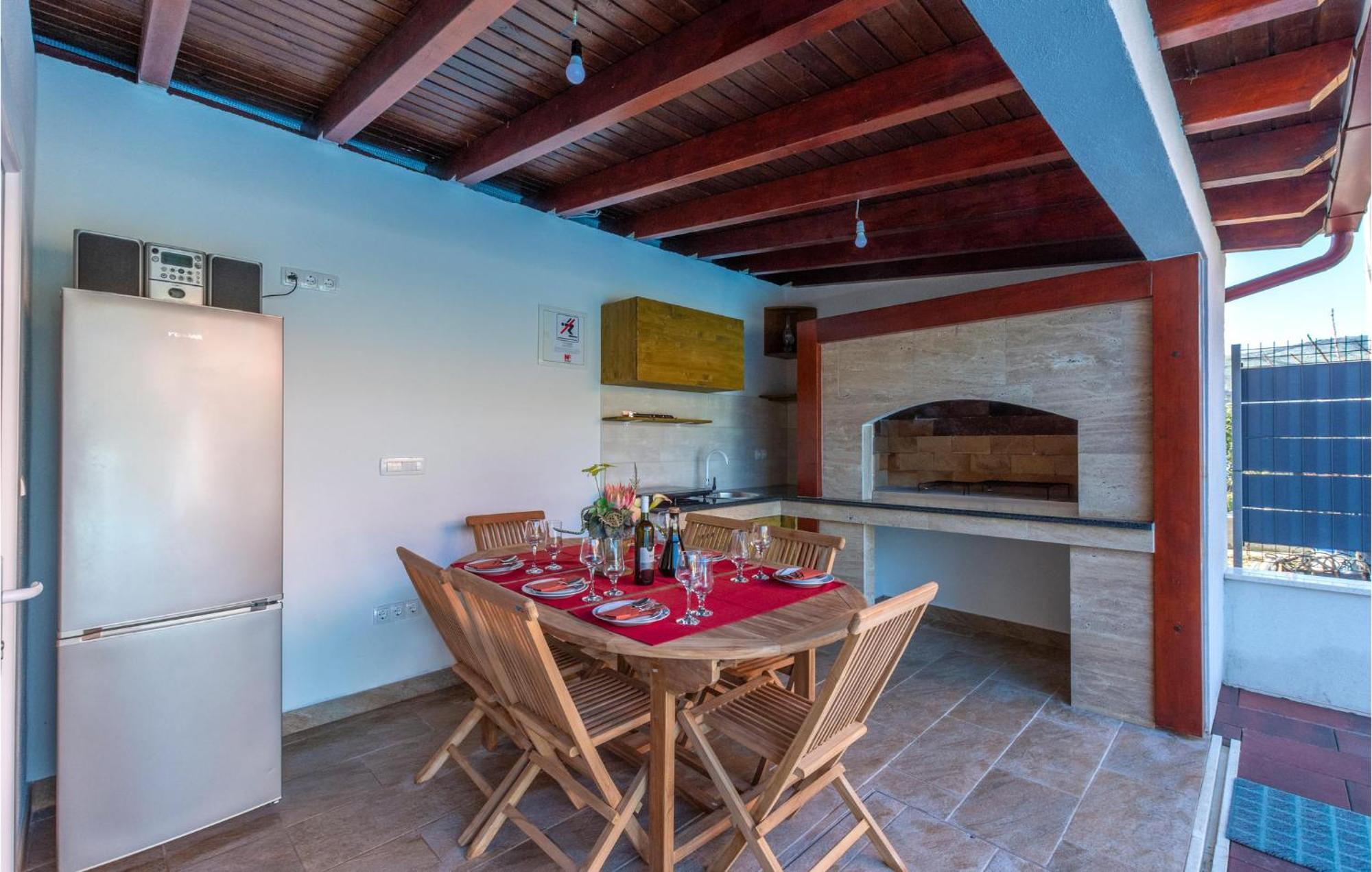Nice Apartment In Plano With Kitchen Eksteriør billede