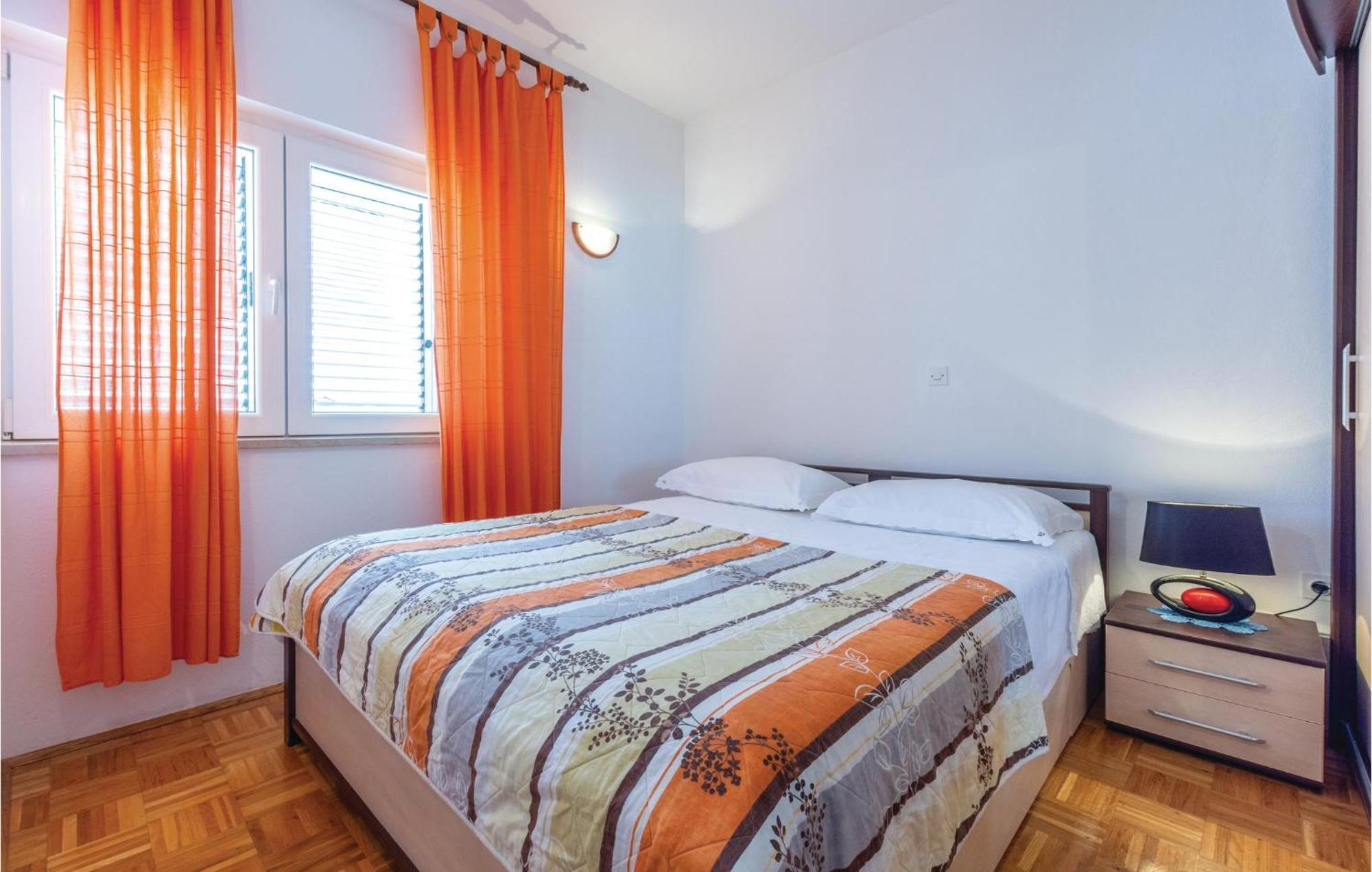 Nice Apartment In Plano With Kitchen Eksteriør billede