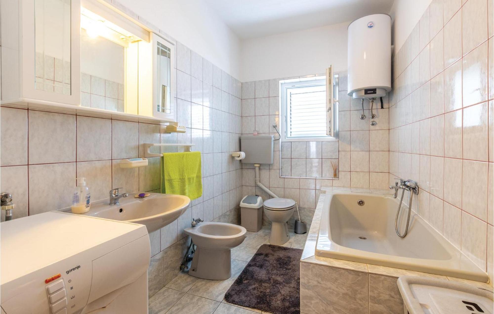 Nice Apartment In Plano With Kitchen Eksteriør billede