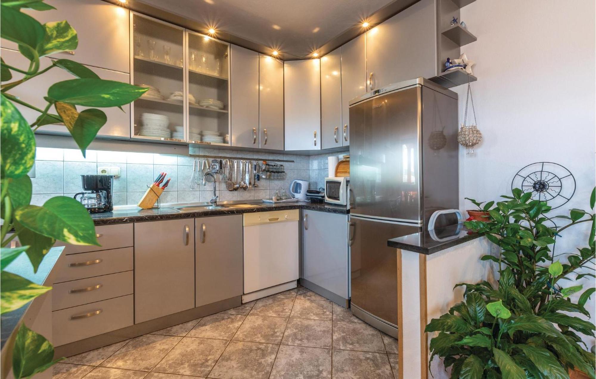 Nice Apartment In Plano With Kitchen Eksteriør billede