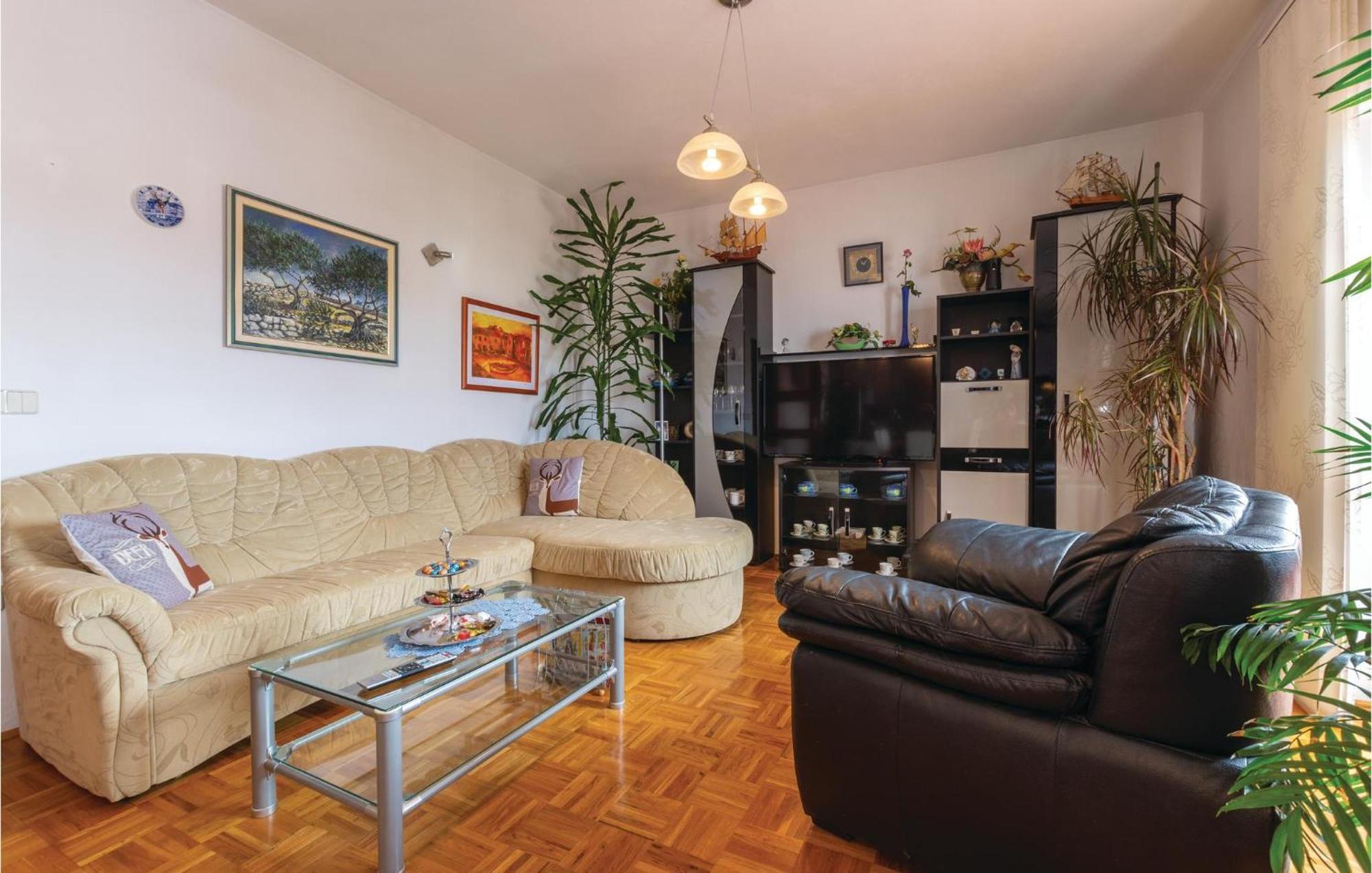 Nice Apartment In Plano With Kitchen Eksteriør billede